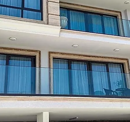 Apartmanhotel Sea Point La 4*
